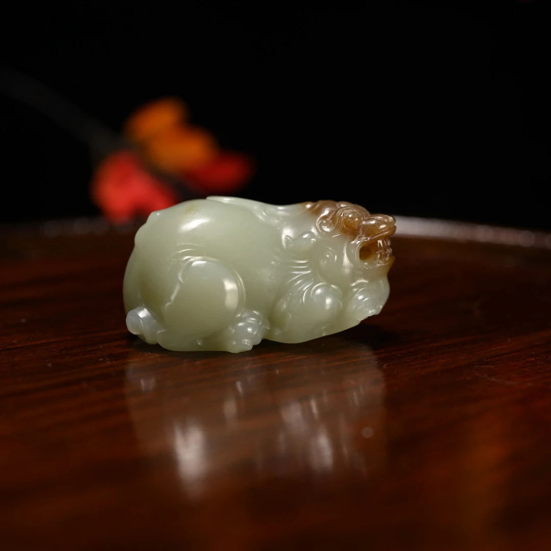 LOT8821 2512050096和田玉且末糖貔貅挂件/保利