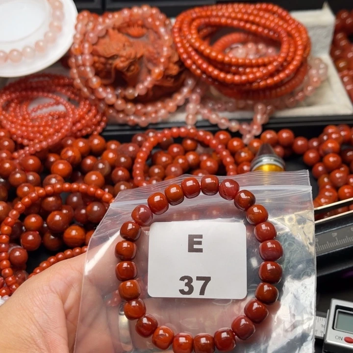 南红玛瑙未镶嵌多样性发货默认微瑕称重8mm