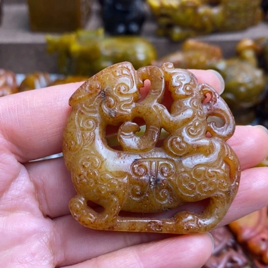 蛇纹石玉未镶嵌颈饰96