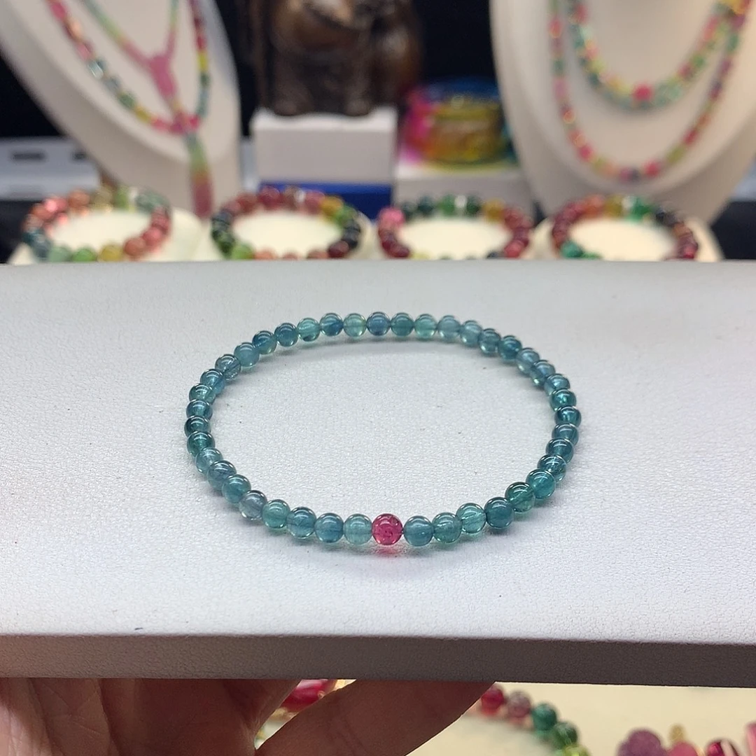 帕拉依巴碧玺未镶嵌手串4.7。