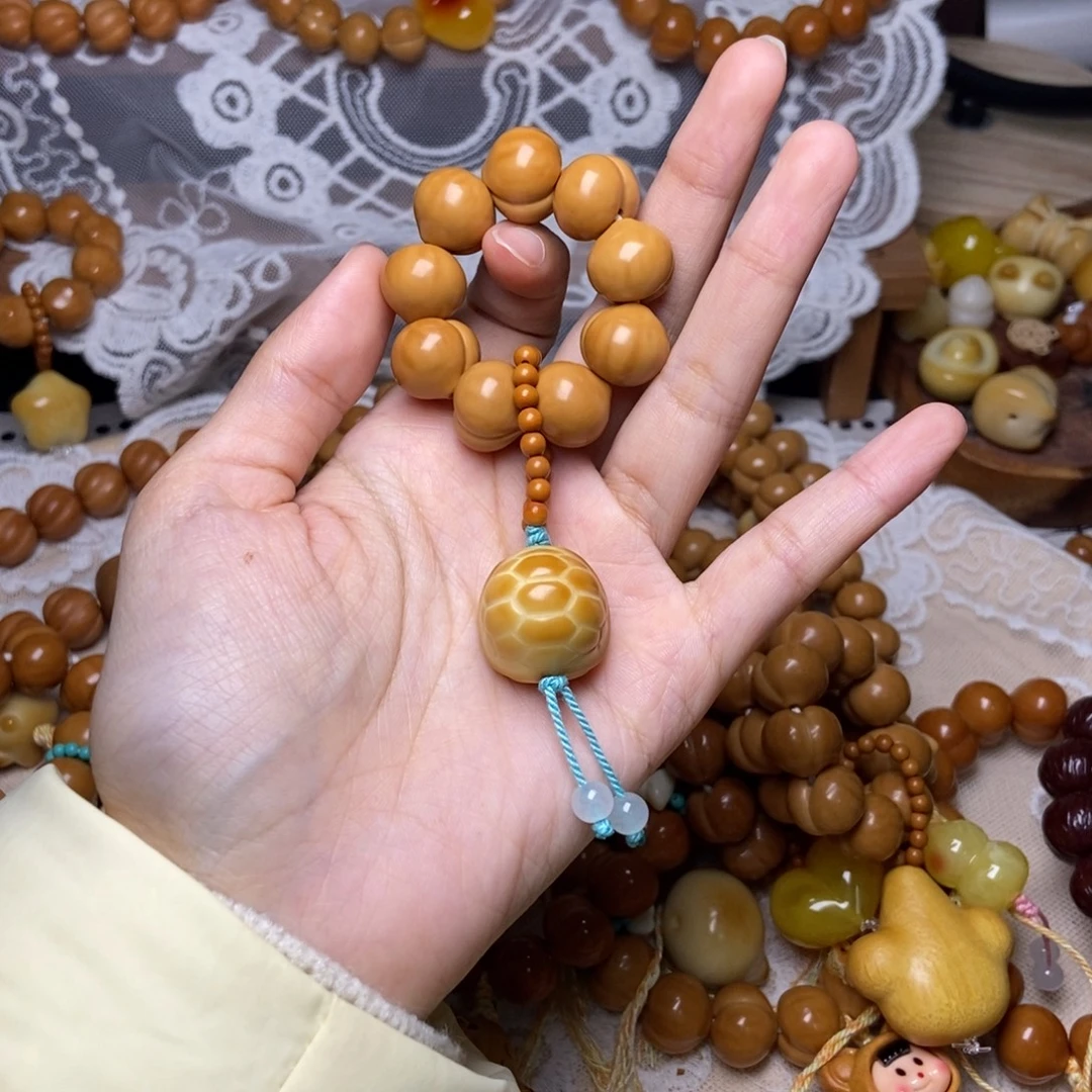 猴头核桃吊坠屁桃卡15