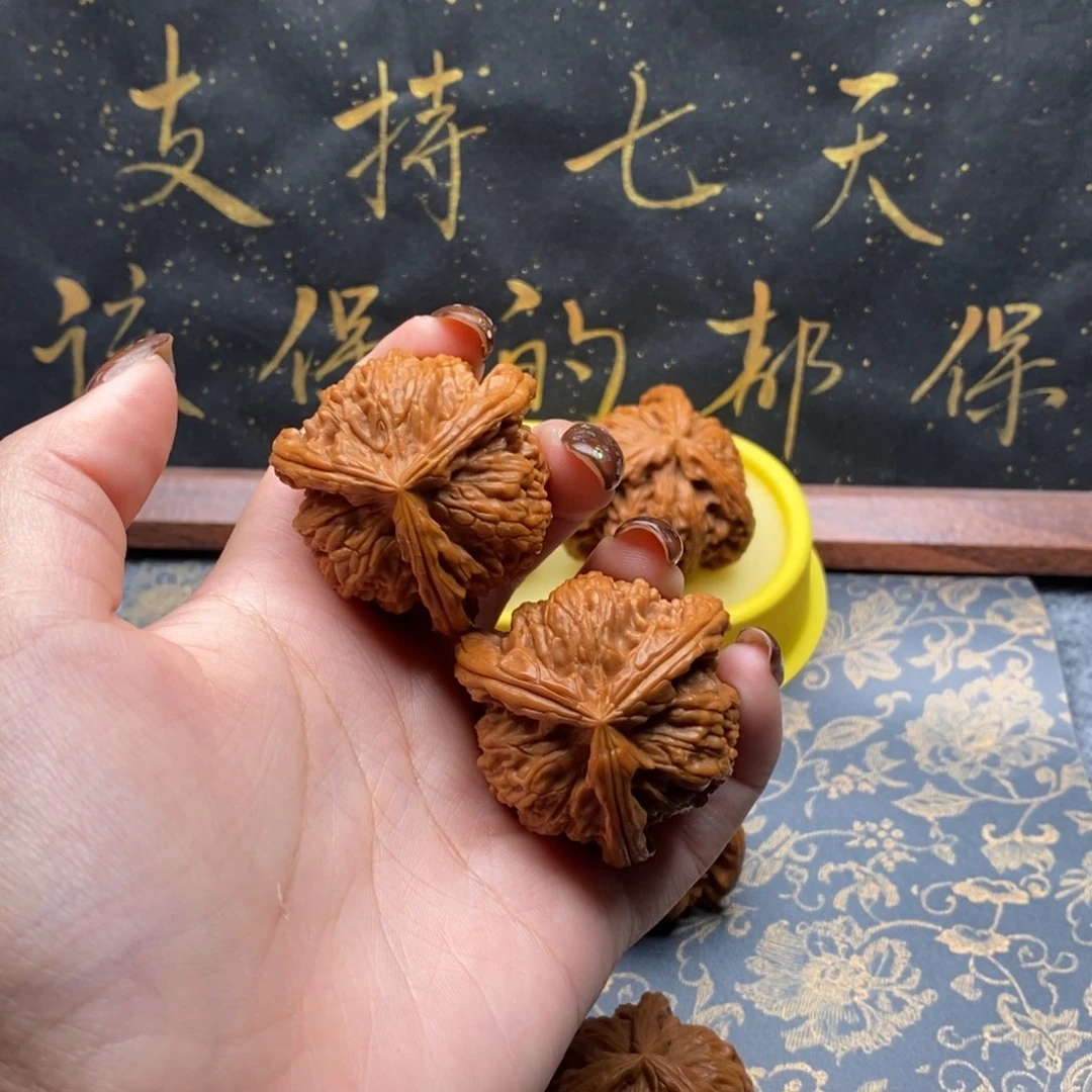 吊坠文玩核桃顶**地白狮子