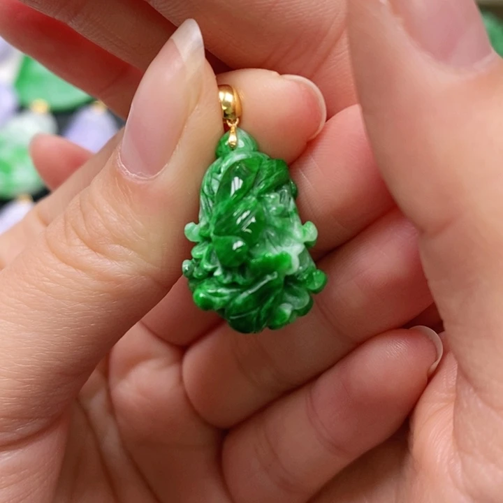 翡翠颈饰未镶嵌吊坠