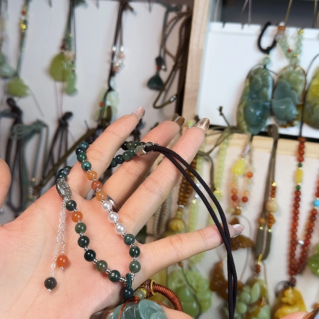 琉***子蛇纹石玉未镶嵌颈饰