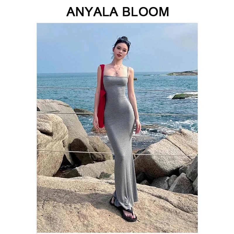 辣妹度假海边吊带连衣裙夏装女新款御姐风高级感无袖收腰包臀长裙