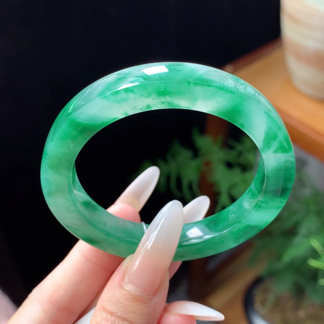 石英质玉未镶嵌手镯