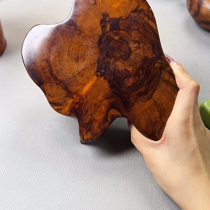 木质风**伴越南黄花梨底座一个