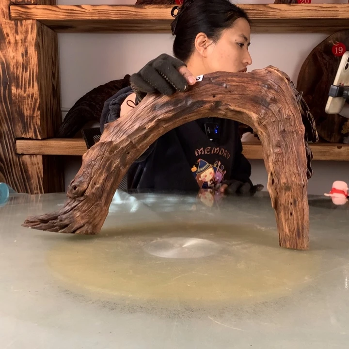 坤***天然的云南紫柚木会黄水