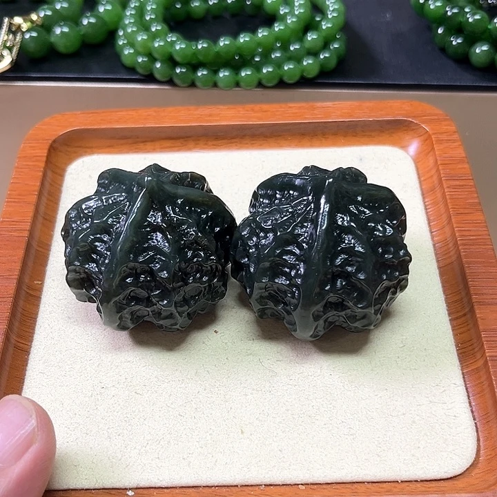 和田玉未镶嵌把件清*