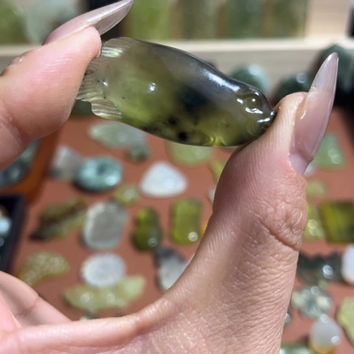 蛇纹石玉合金颈饰