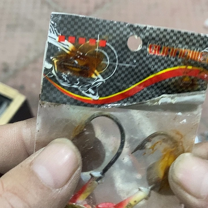 小鱼带勾发10包有锈介意不拍