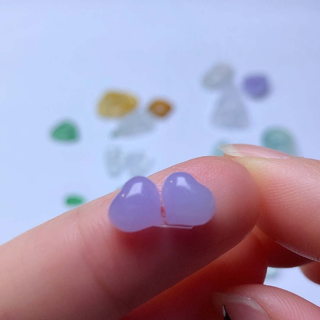 翡翠未镶嵌颈饰心