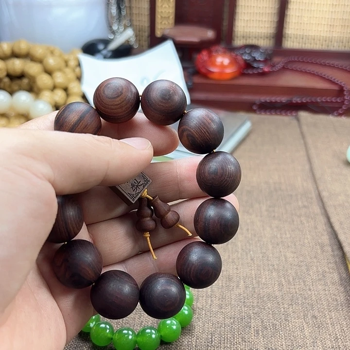非洲紫檀（红花梨）323卡12的手串