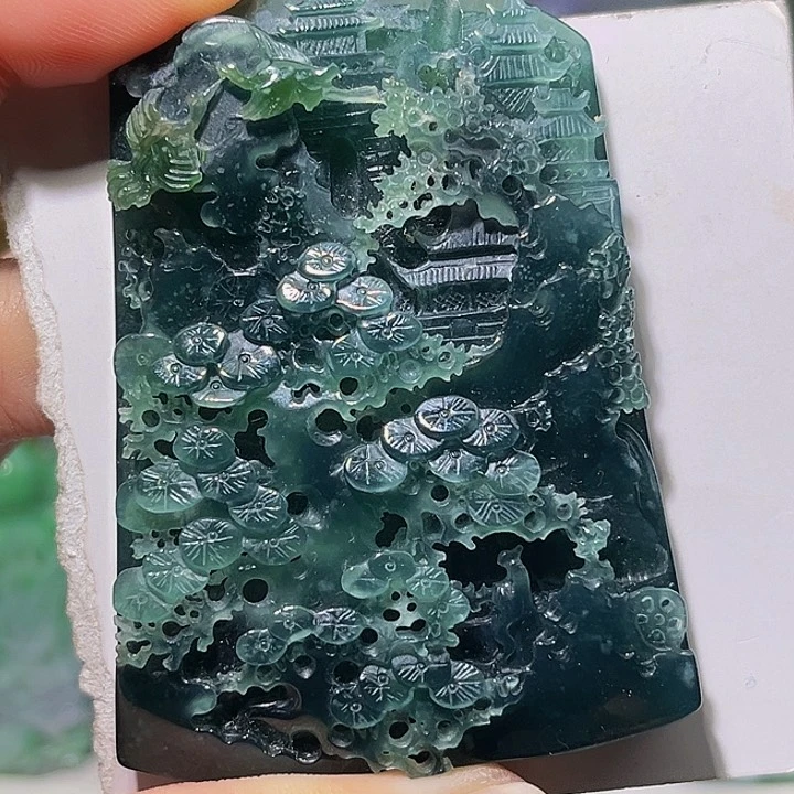 颈饰未镶嵌翡翠挂件