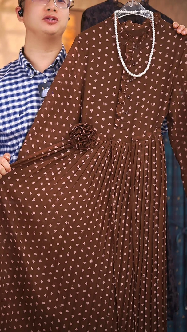 C89咖色波点中袖宽松连衣裙女装连衣裙显瘦设计师