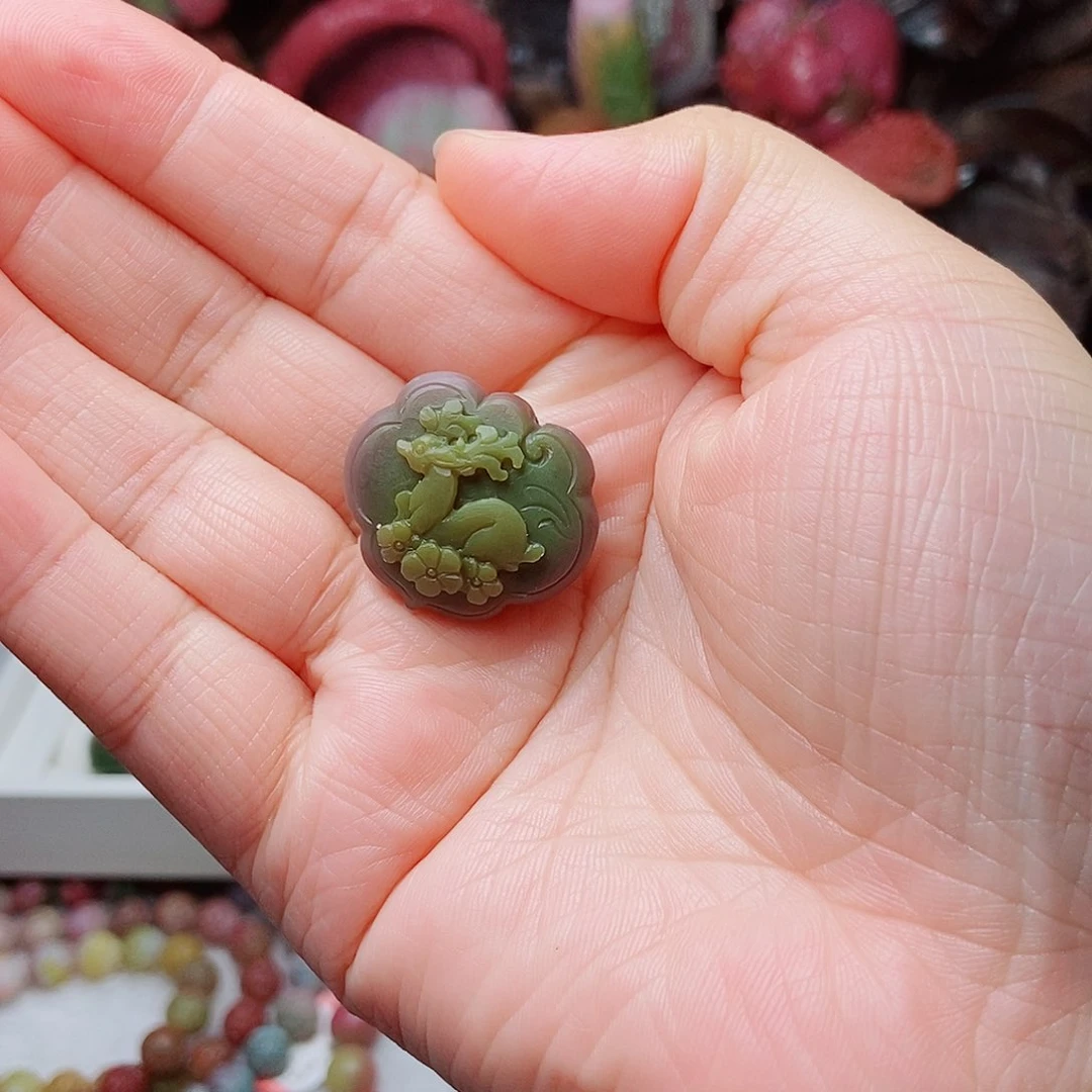 颈饰未镶嵌石英质玉（盐源）怡**乐