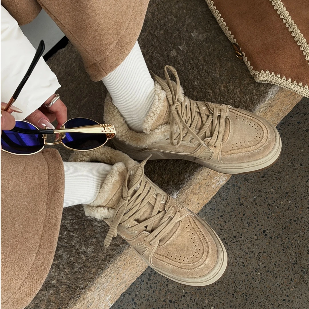 诗歌兰2025冬季新款女鞋时尚真皮羊毛加绒系带休闲厚底小白鞋女