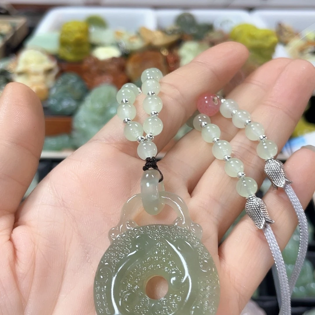 蛇纹石玉颈饰未镶嵌