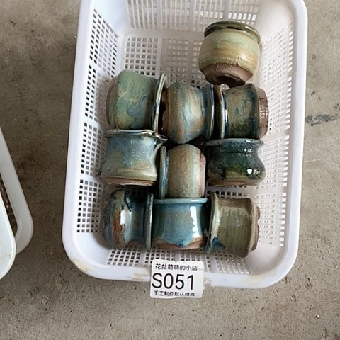 紫砂花盆051微瑕品口径3到4左右