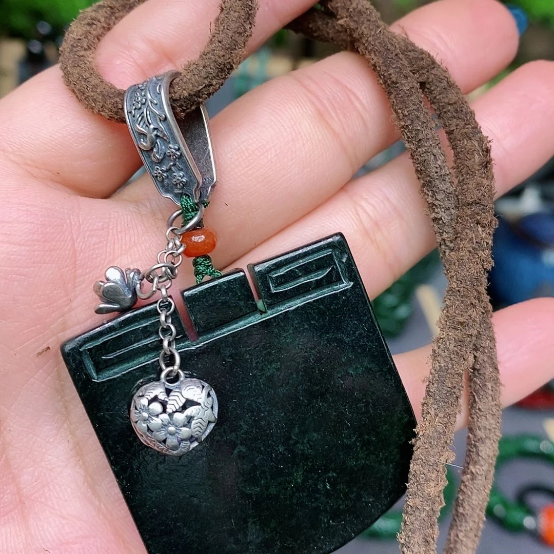 翡翠颈饰银S925镶嵌漂亮美眉