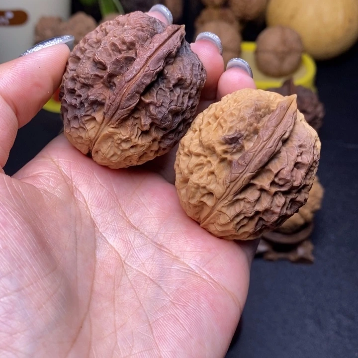 把件文玩核桃粗筋橄榄石40mm