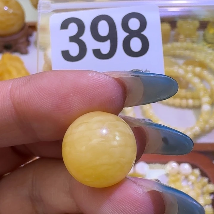 琥珀未镶嵌裸石1561微瑕