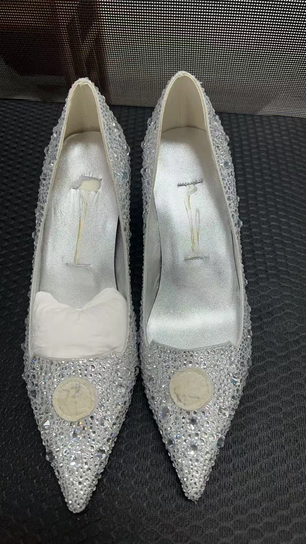 高跟鞋（211-240）公主时尚休闲女士细跟金色银色尖头百搭