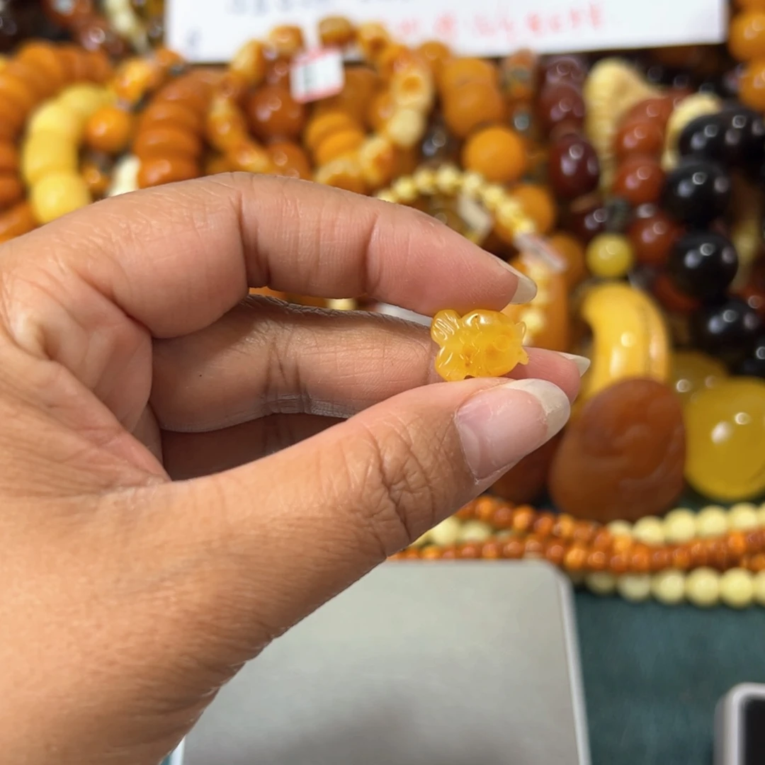 琥珀珠宝奇石未镶嵌1440