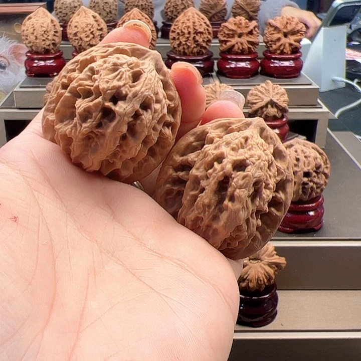 把件文玩核桃37 盘龙虎头 i-011