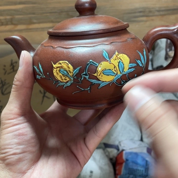 茶壶紫砂老厂紫砂壶一件。