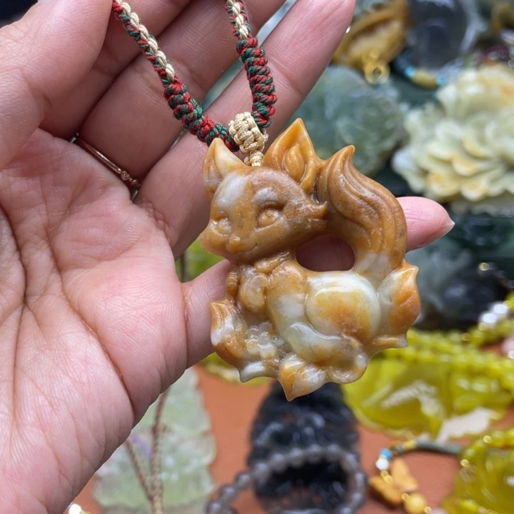 蛇纹石玉未镶嵌吊坠