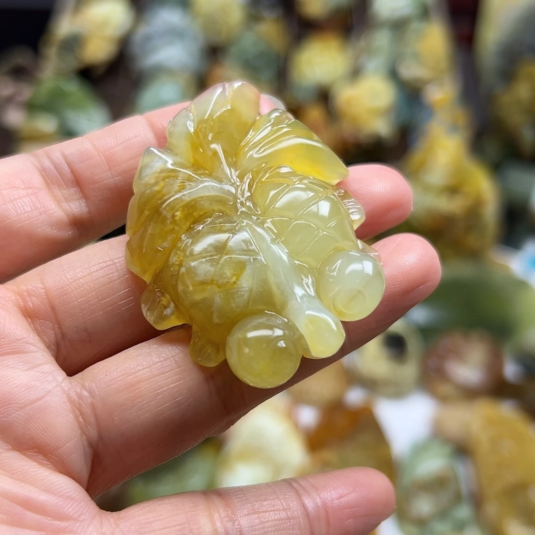 岫玉未镶嵌颈饰花玉金鱼