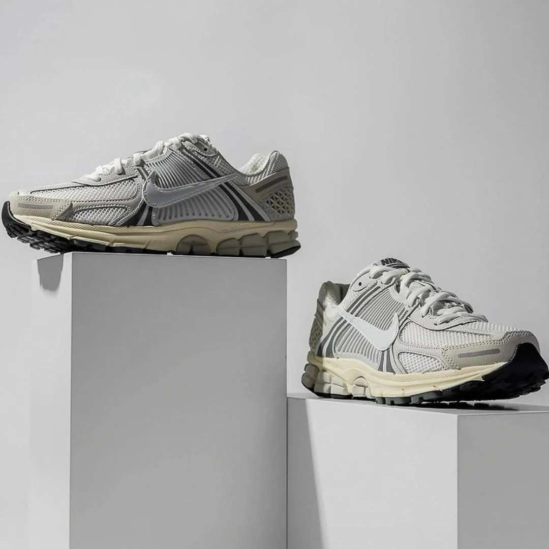 耐克NIKE ZOOM VOMERO 5复古老爹鞋休闲运动缓震跑步鞋HF0731-007