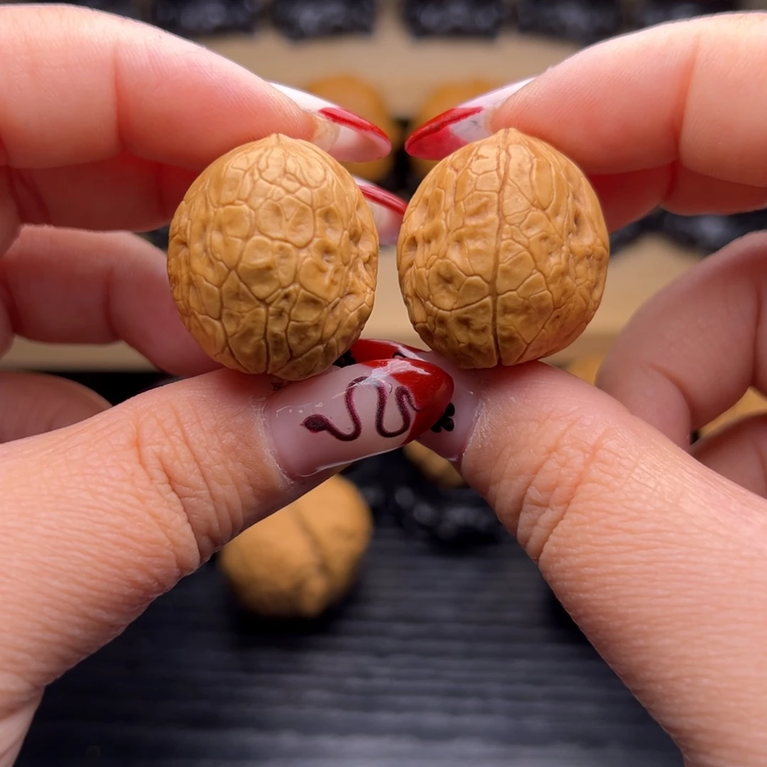 文玩核桃吊坠12z--------28尺（金娃娃）