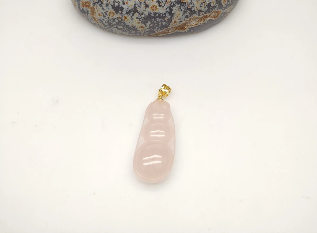 粉水晶福豆吊坠 天然水晶吊坠 珠宝