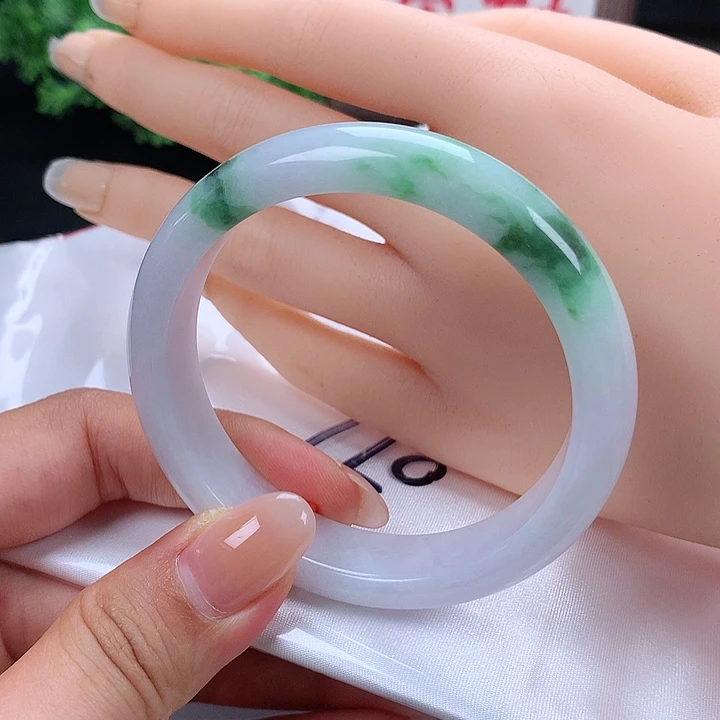 未镶嵌手镯翡翠077