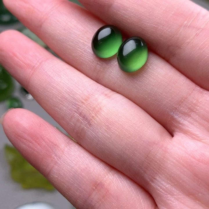 蛇纹石玉未镶嵌颈饰岫玉