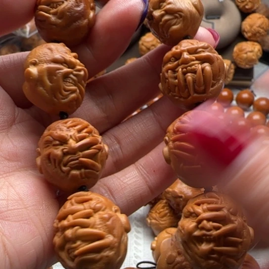手串橄榄核橄榄雕工艺品展示