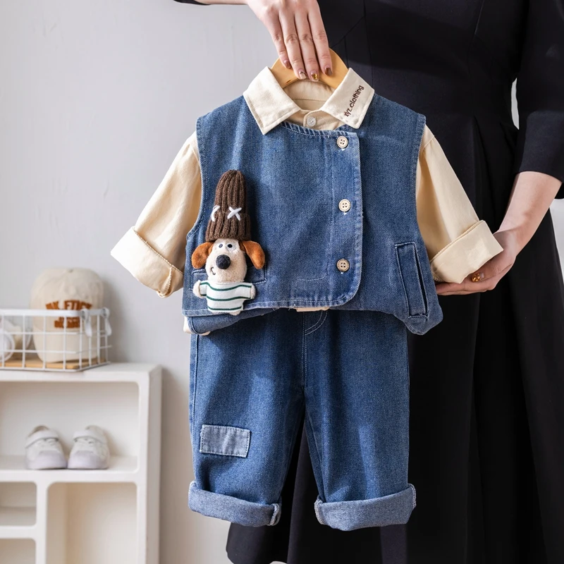 春秋季男童装牛仔裤痞帅炸街休闲洋气时髦中小童马甲外套三件套装