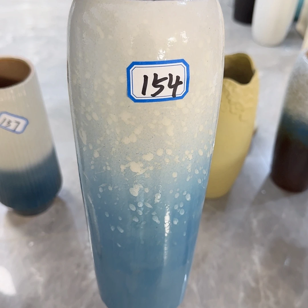 瓶154号复古陶瓷高25厘米微瑕一个