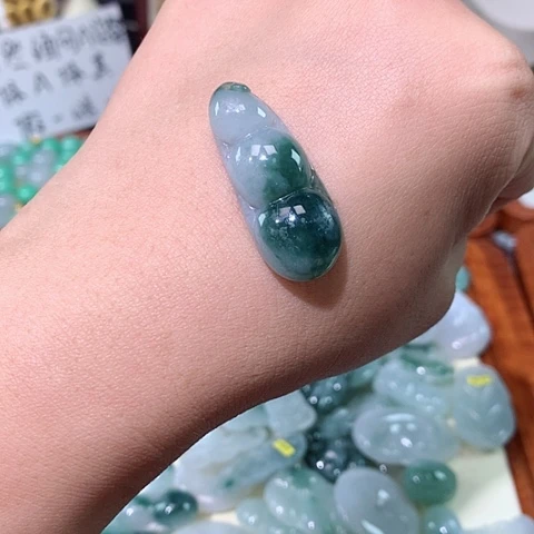 颈饰未镶嵌翡翠豆子