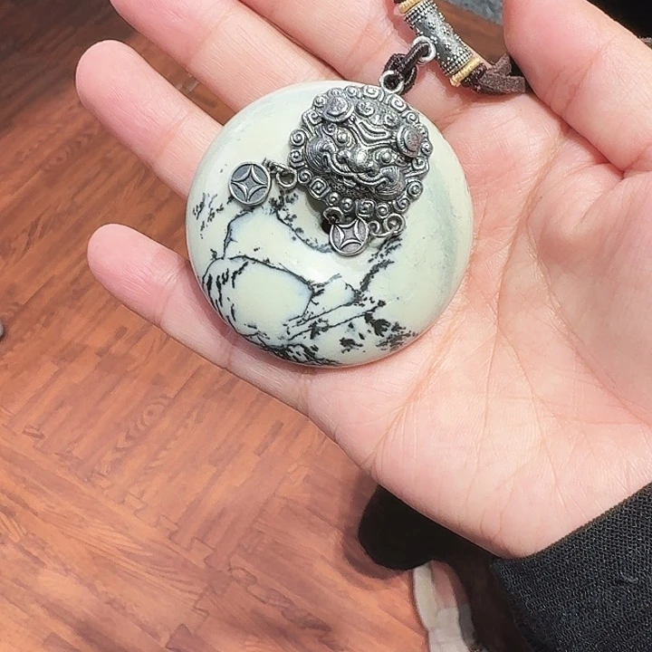 逆***流和田玉未镶嵌颈饰