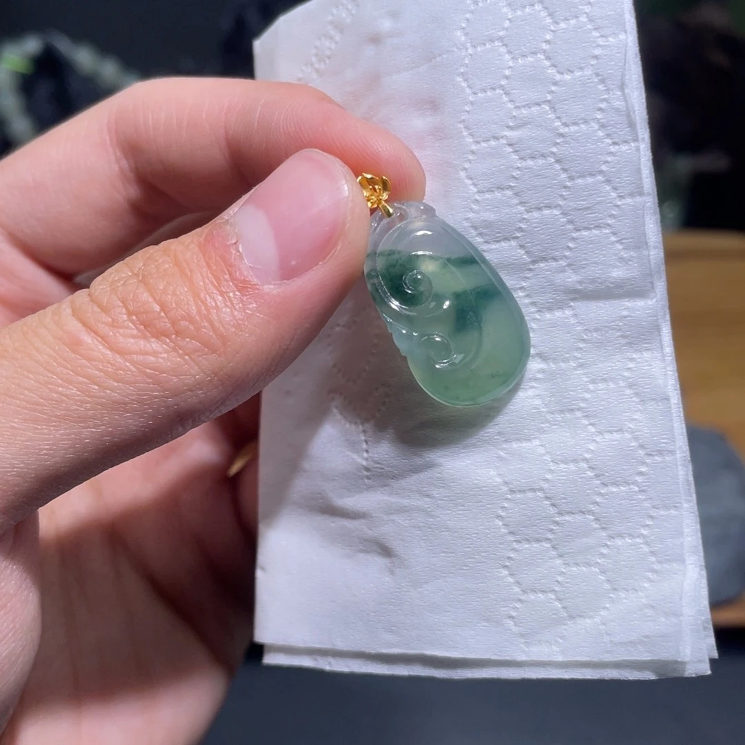 定制翡翠18K金镶嵌吊坠