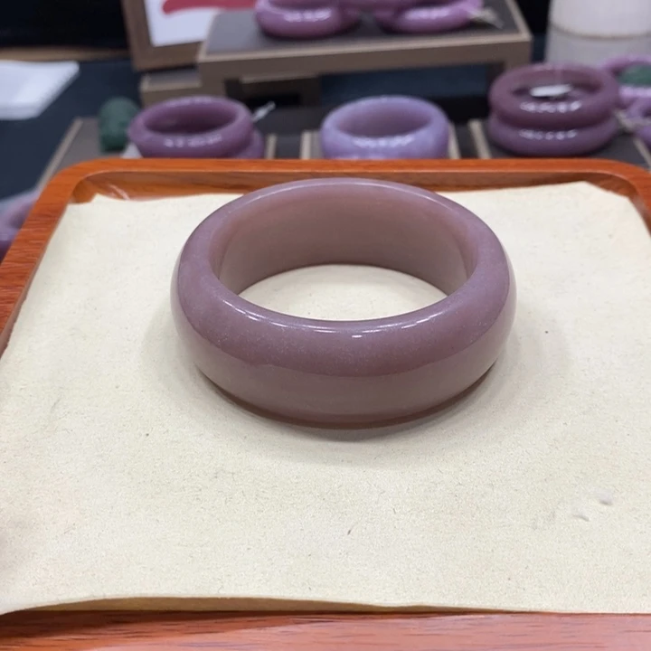 楠****石英岩玉佘太翠未镶嵌