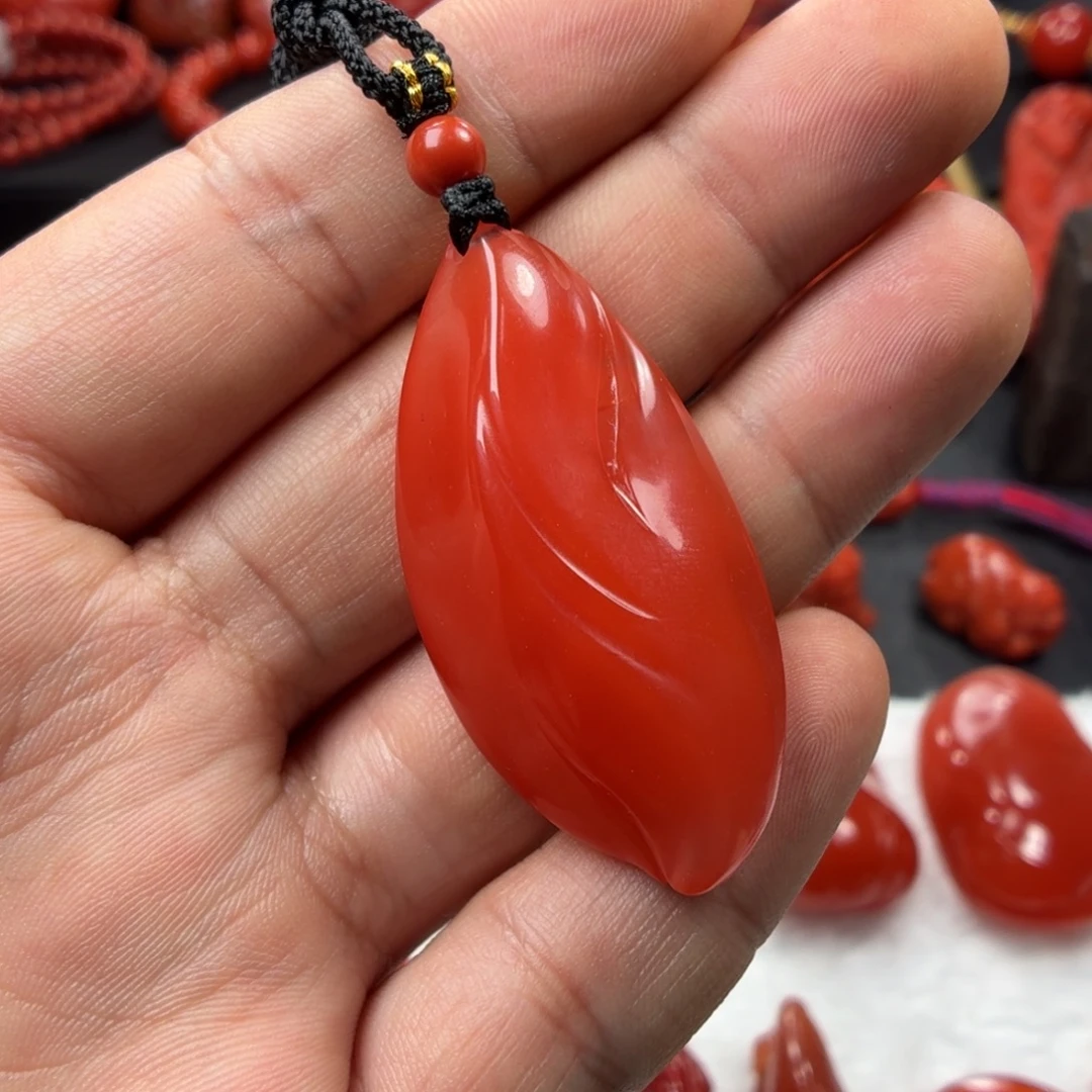 传***哥南红玛瑙未镶嵌挂件