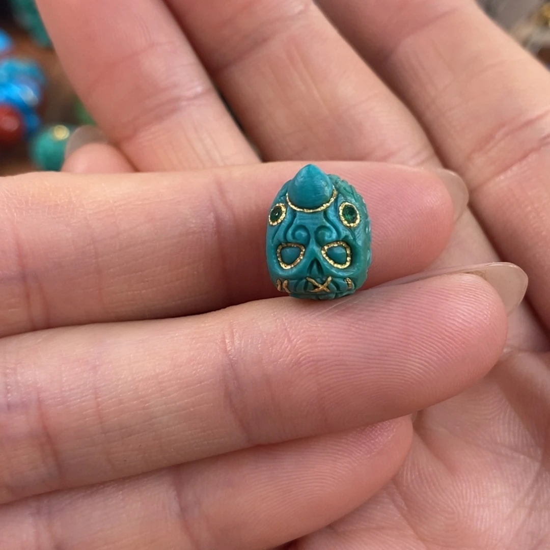 绿松石未镶嵌。独角呆