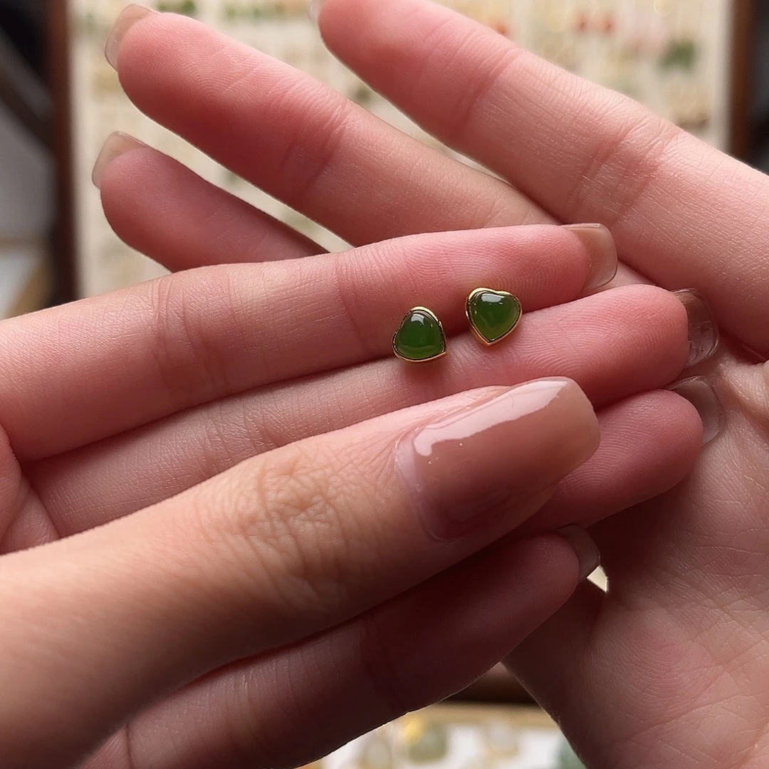 和田玉未镶嵌耳饰