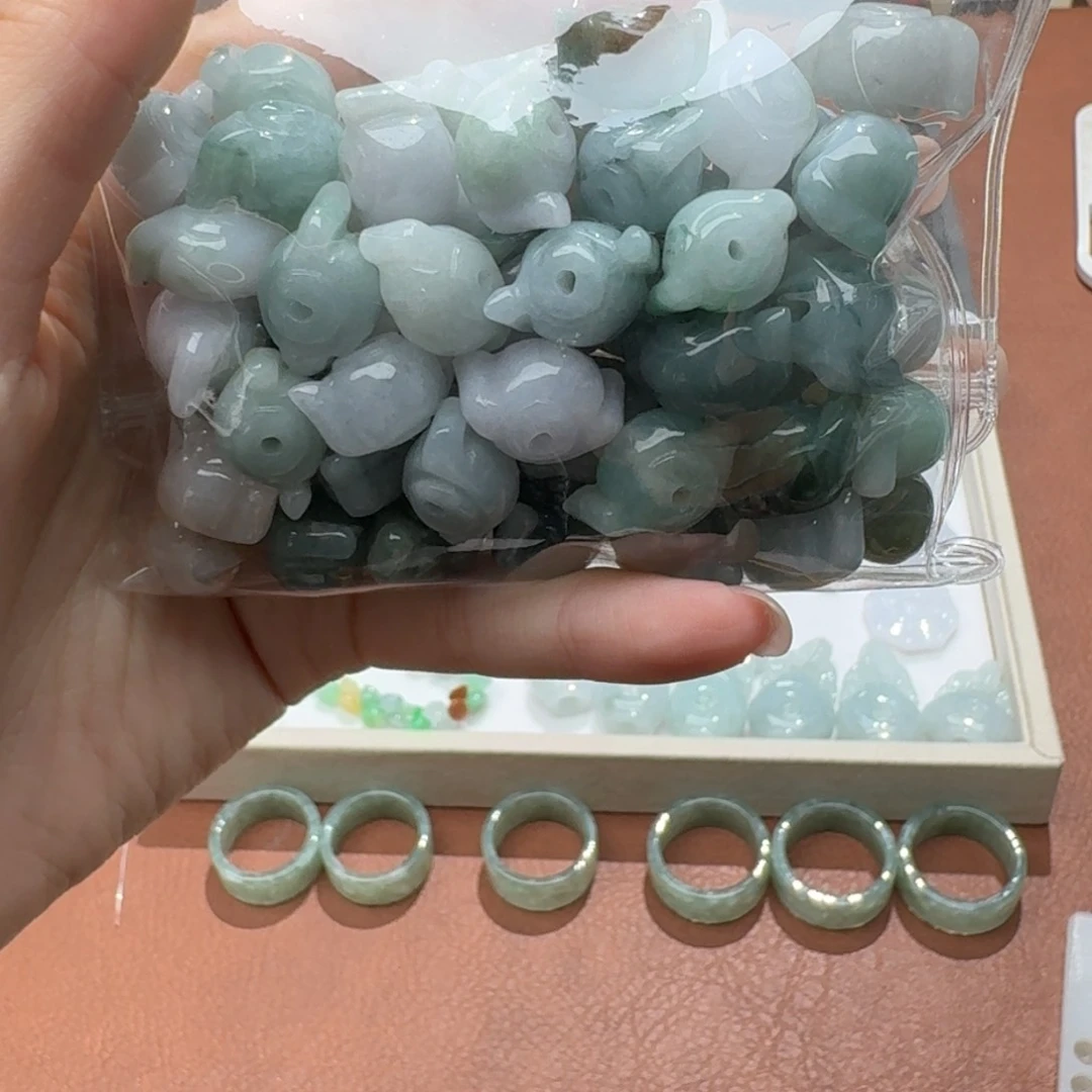 未镶嵌挂件翡翠福利1个，不包邮，拍邮费发货