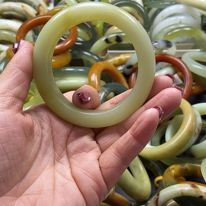 蛇纹石玉手镯未镶嵌偏****