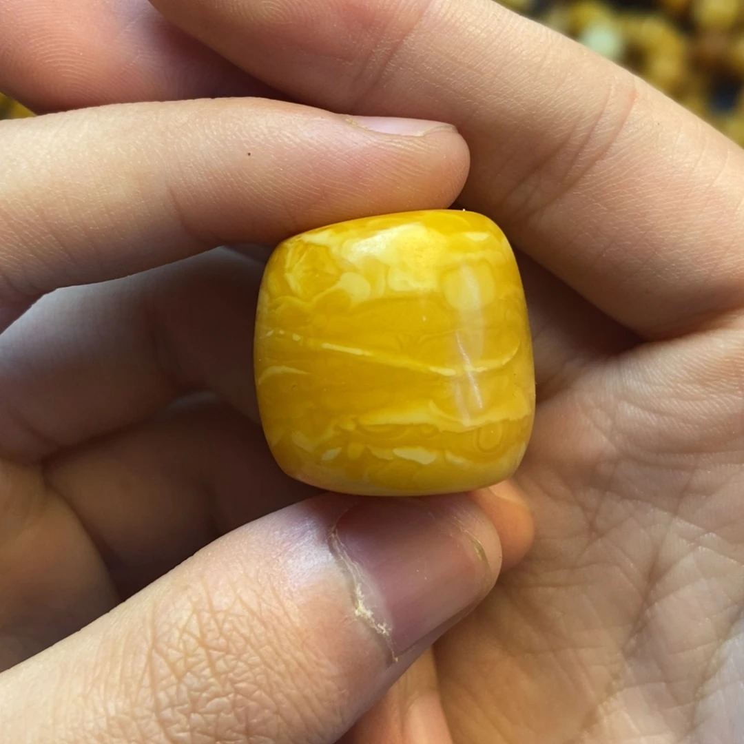 琥珀足铂镶嵌珠宝奇石